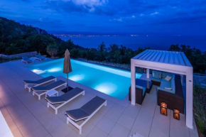 Villa Aura Caesar - 5 Bedroom villa - Ultra modern and luxurious - Stunning sea and town views
